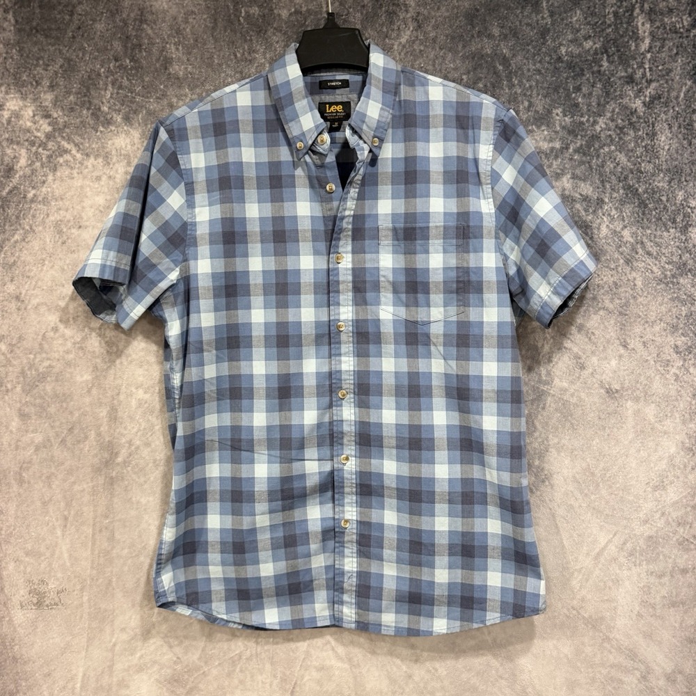 Lee Premium Select Men’s M Blue Plaid Short Sleeve Stretch Button-Up Shirt